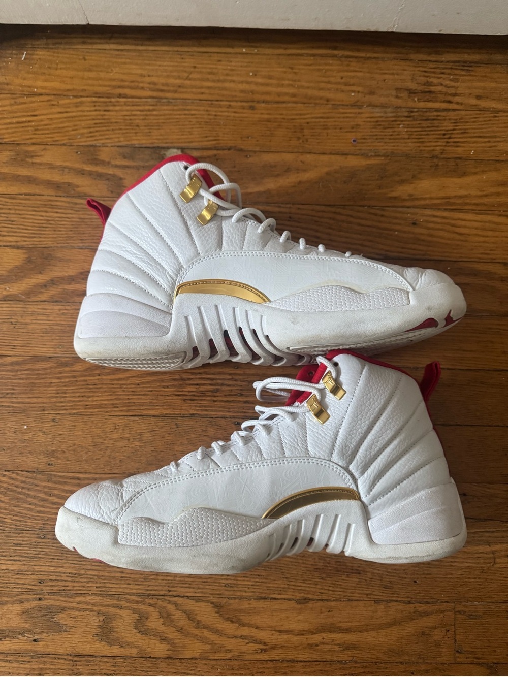 Air Jordan 12 Retro FIBA White Red Gold Sneakers 130690-107 Size 10 - Picture 11 of 12
